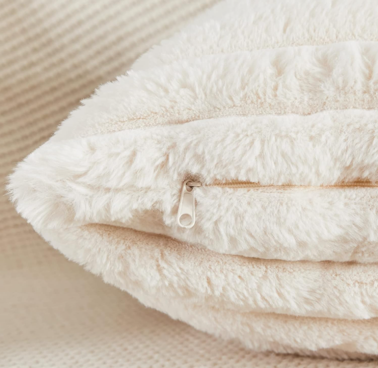 BZ242, Faux Fur Cushion Cover
