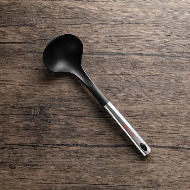 BC4060, Betty Crocker - Nylon Ladle w/ Stainless Steel Handle