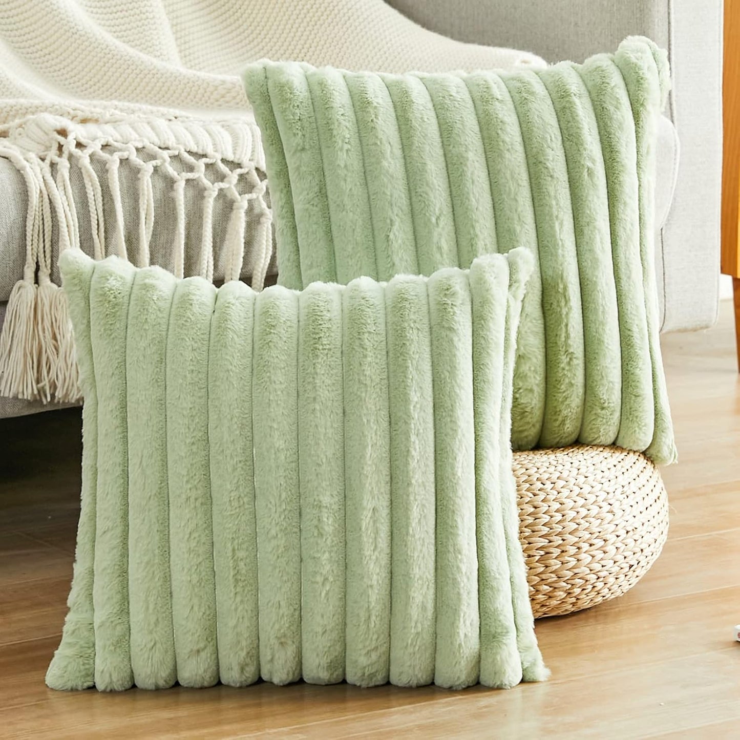 BZ242, Faux Fur Cushion Cover