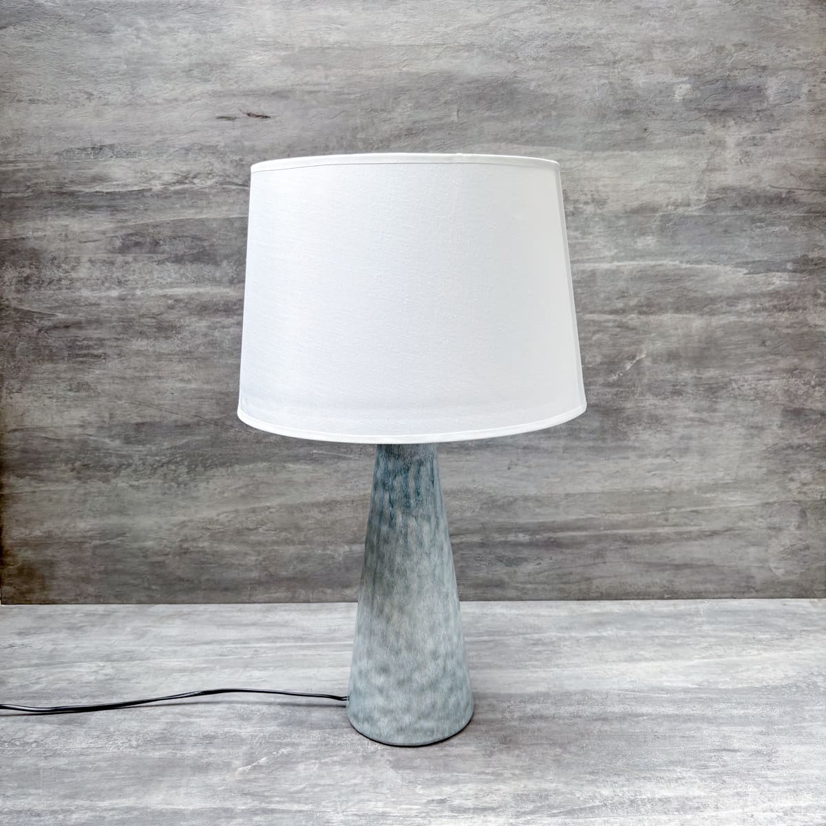 MK2449, Ceramic Table Lamp - 23.5" - Pale Blue
