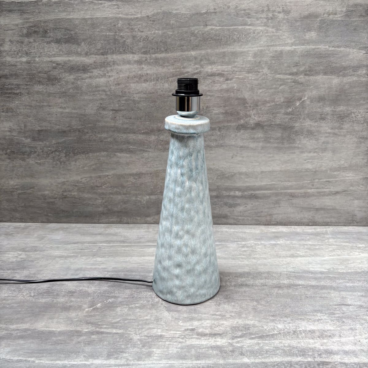 MK2449, Ceramic Table Lamp - 23.5" - Pale Blue