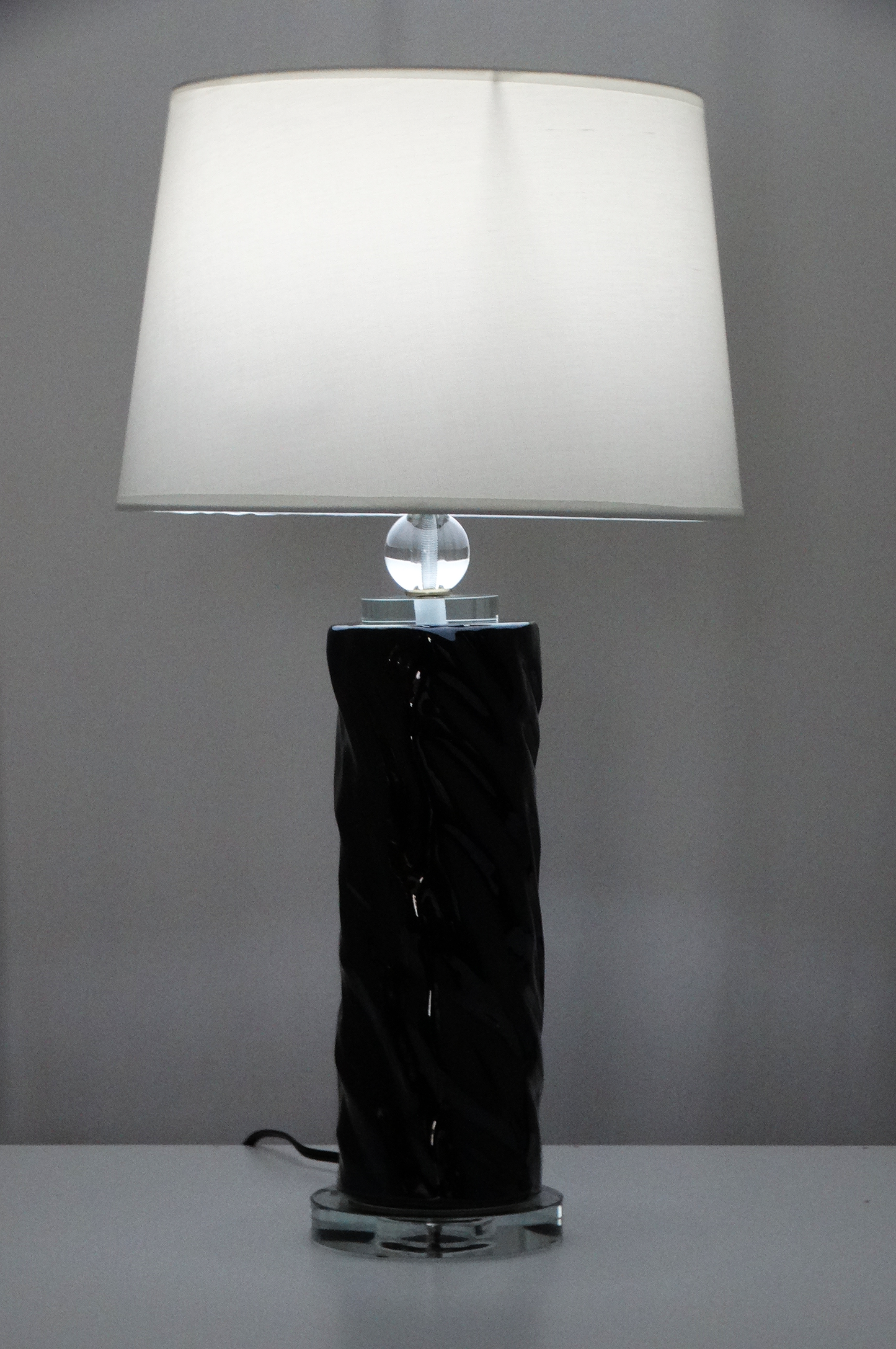 MK2468, Ceramic & Acrylic Table Lamp - 26" (66cm)