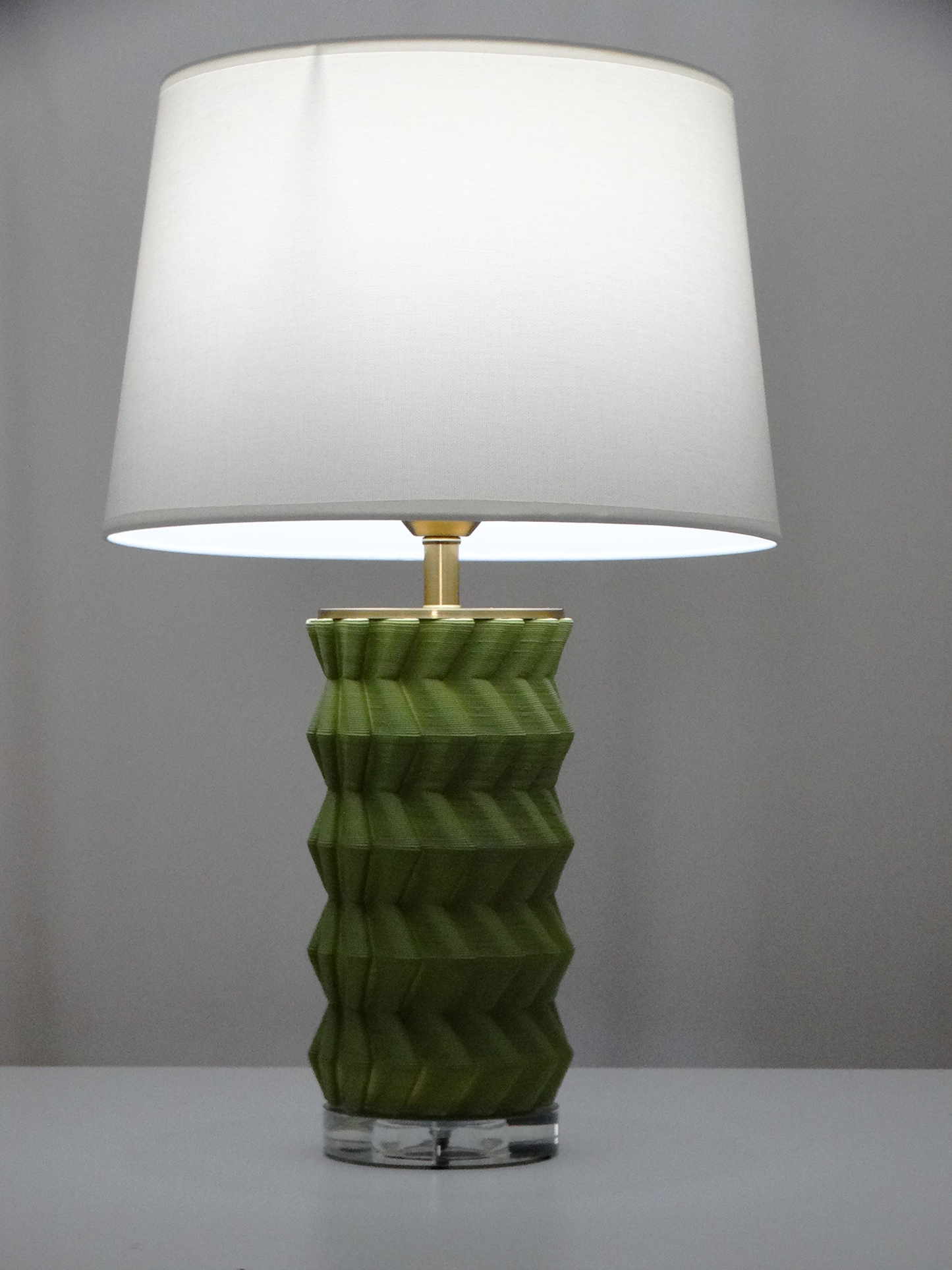 MK24931, 3D Model Ceramic & Acrylic Table Lamp - 22" (56cm)