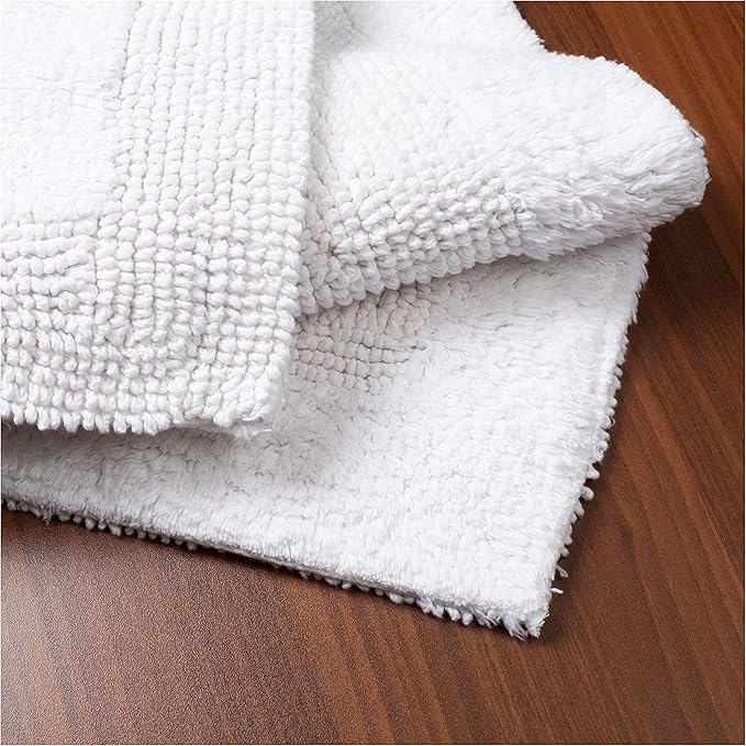SR40244, Glenmora, Brasilia - 21x32" Reversible Bath Rug - White