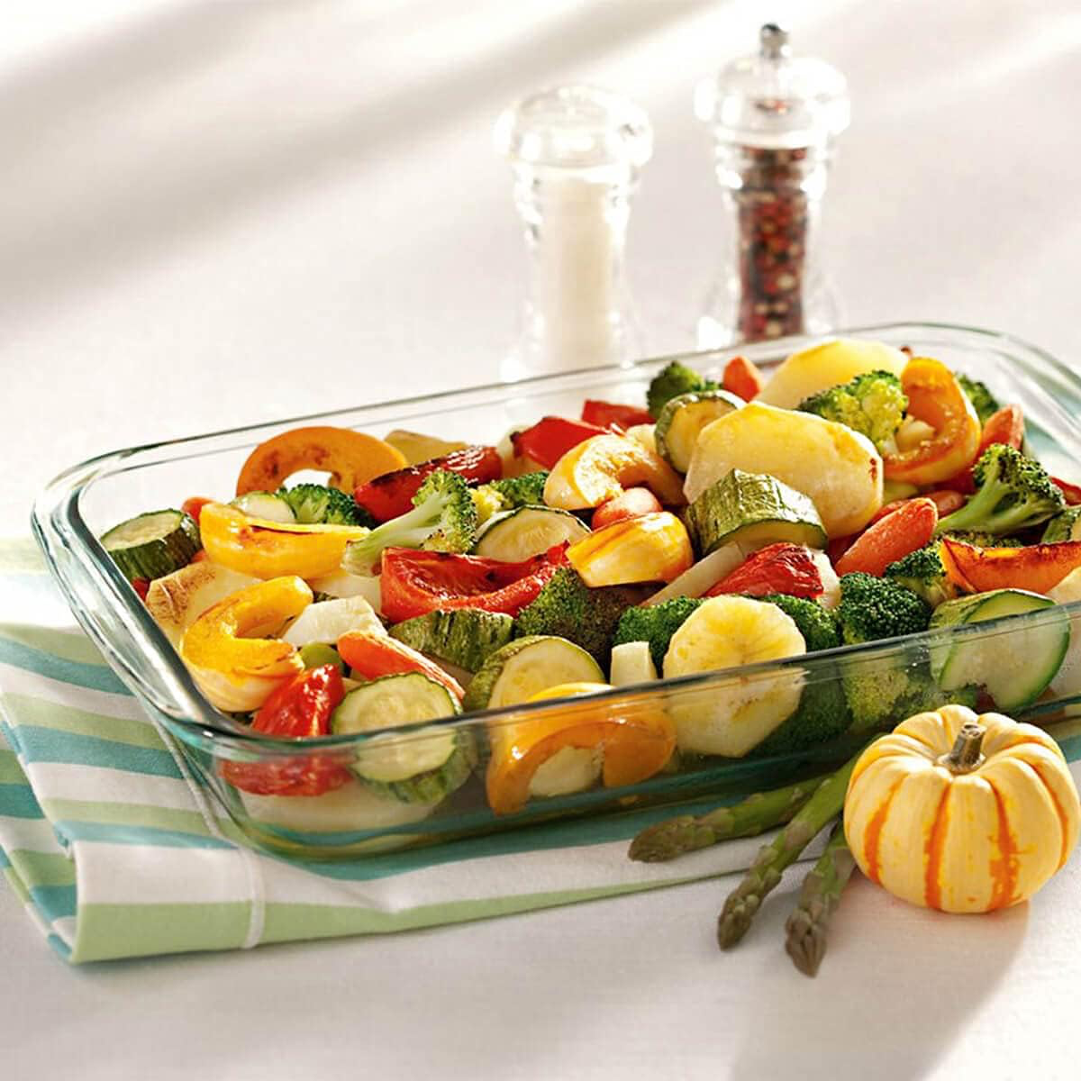 BS40369, Baker's Secret - 2.3L Rectangular Glass Baking Dish (13.4" x 8")